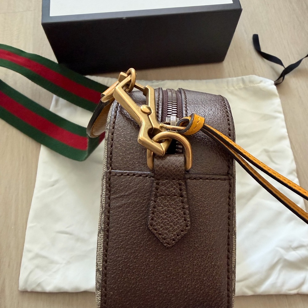Gucci GG Supreme Crossbody Bag - Picture 5 of 9